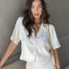 Blusas de satén blancas para mujer