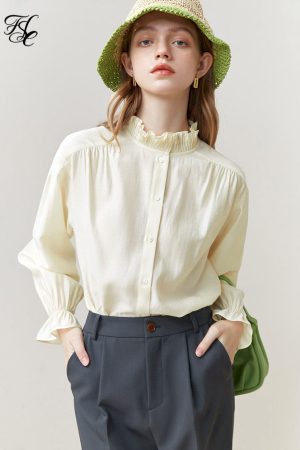 Camisa de cuello alto con orejas de madera para mujer