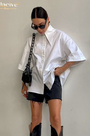 Camisa holgada de manga corta para mujer