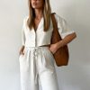 Conjunto de dos piezas de lino beige para mujer