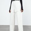 Pantalones vaqueros blancos elegantes para mujer