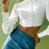 Top cortos de cuello alto para mujer