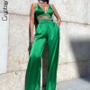 Top cortos y pantalón de satén para mujer