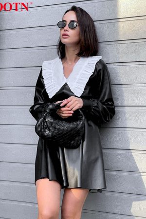 Vestidos cortos de cuero con cuello peter pan para mujer