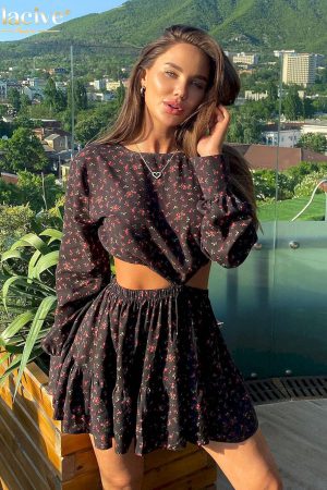 Vestidos cortos de manga larga con cuello redondo para mujer