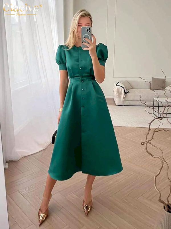 Vestidos de satén verde a la moda para mujer