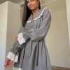 Vestidos grises holgados de moda para mujer